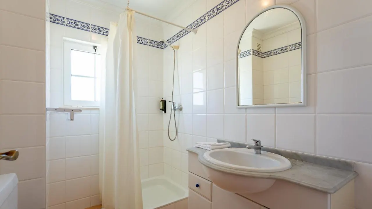 Apartamento 2Bdr Duplex W Ac & Pool In Portimao By Lovelystay