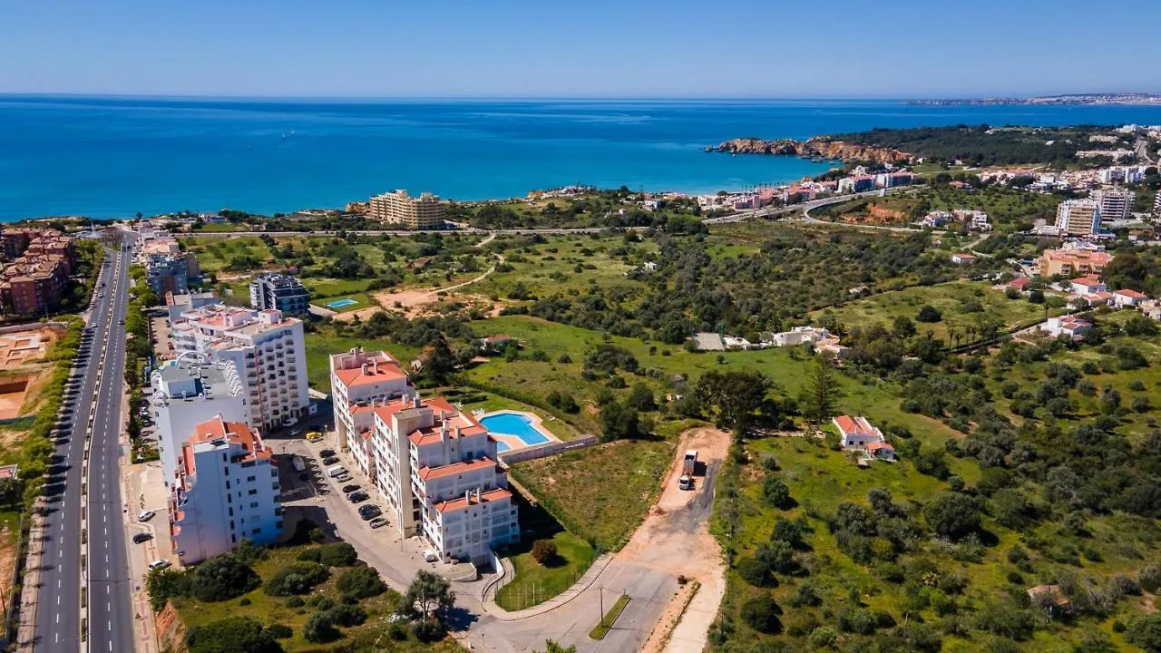 2Bdr Duplex W Ac & Pool In Portimao By Lovelystay
